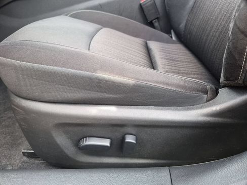 Used 2025 Nissan Altima 2.5 SV FWD image 14