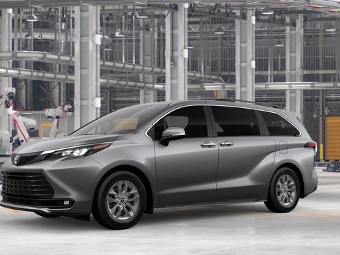 New 2026 Toyota Sienna XLE AWD/4WD image 2