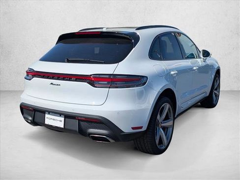Certified 2025 Porsche Macan image 12