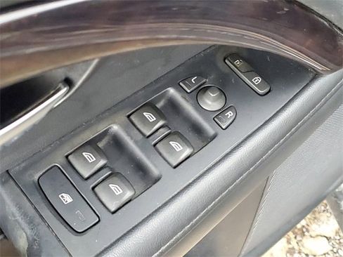 Used 2016 Volvo XC70 T5 Premier w/ Proximity Package image 15