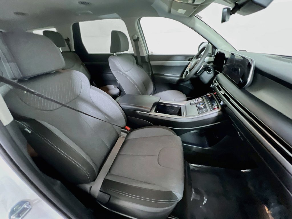 Used 2025 Hyundai Palisade SE AWD/4WD image 24