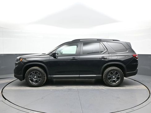 Certified 2023 Honda Pilot TrailSport image 9