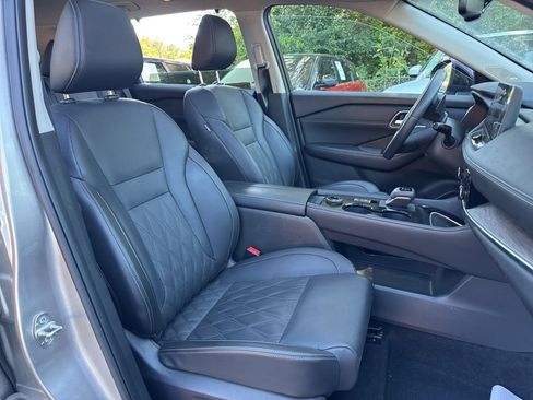 Used 2024 Nissan Rogue Platinum w/ Platinum Premium Package AWD/4WD image 8