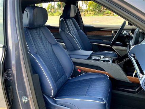 New 2026 Cadillac Vistiq Premium Luxury image 36