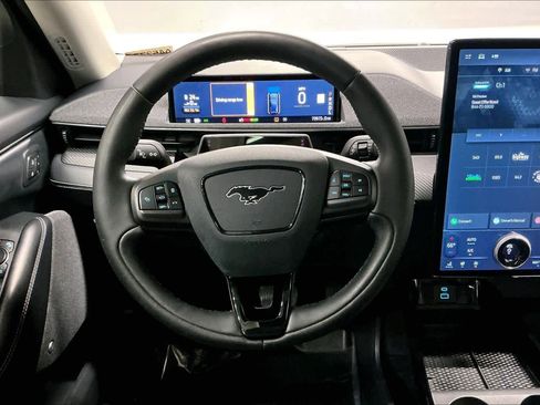 Used 2021 Ford Mustang Mach-E Premium image 8
