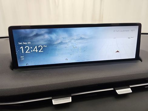 Used 2023 Genesis GV70 2.5T w/ Select Package image 32