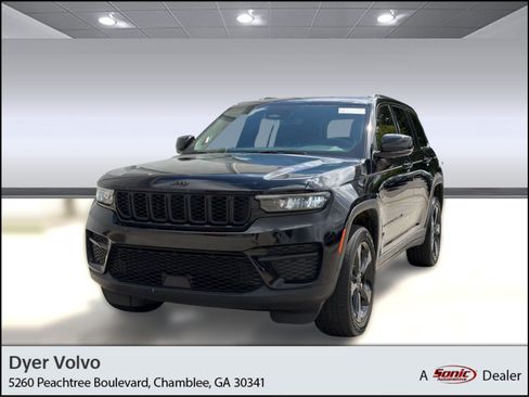 Used 2023 Jeep Grand Cherokee Altitude AWD/4WD image 1