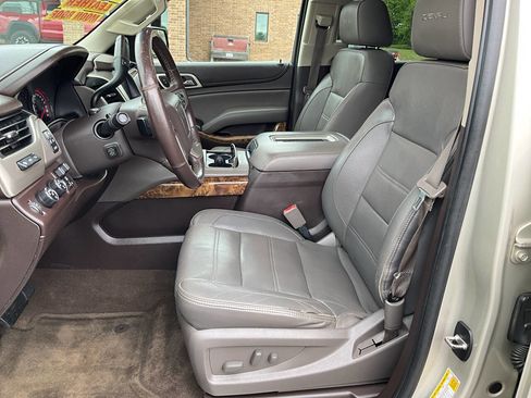 Used 2015 GMC Yukon Denali w/ Premium Package AWD/4WD image 13