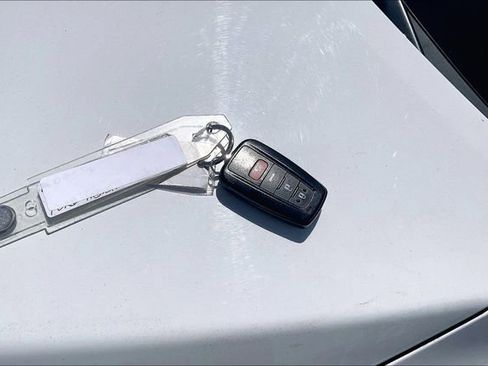 Used 2023 Toyota Camry SE w/ Convenience Package image 10