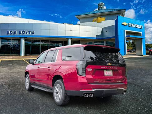 New 2026 Chevrolet Suburban Premier RWD image 3