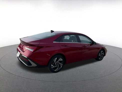 Used 2025 Hyundai Elantra SEL image 14