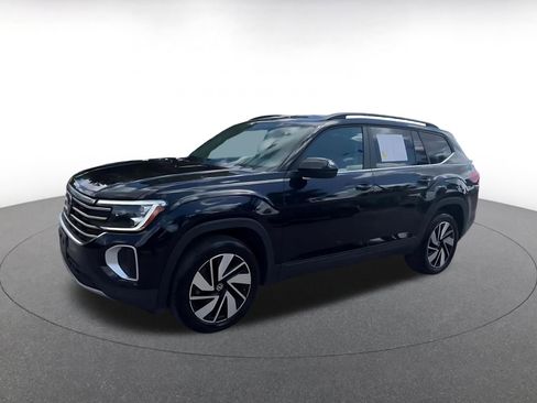 Used 2025 Volkswagen Atlas SE image 8