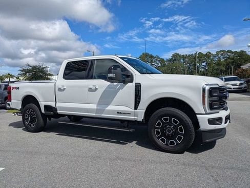 Used 2025 Ford F350 Platinum AWD/4WD image 2