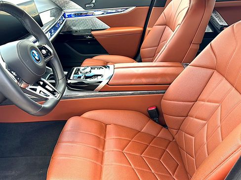 New 2024 BMW i7 xDrive60 w/ Executive Package AWD/4WD image 10