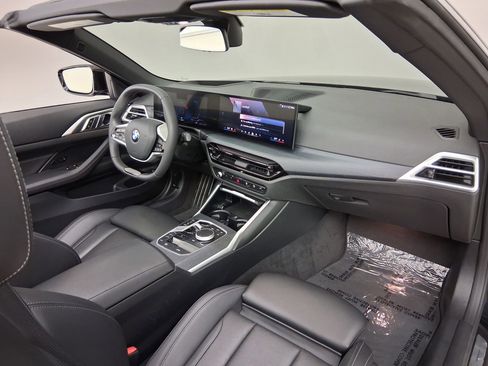 Used 2025 BMW 430i Convertible w/ Premium Package image 31