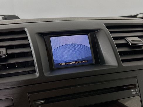 Used 2012 Toyota Highlander SE image 16