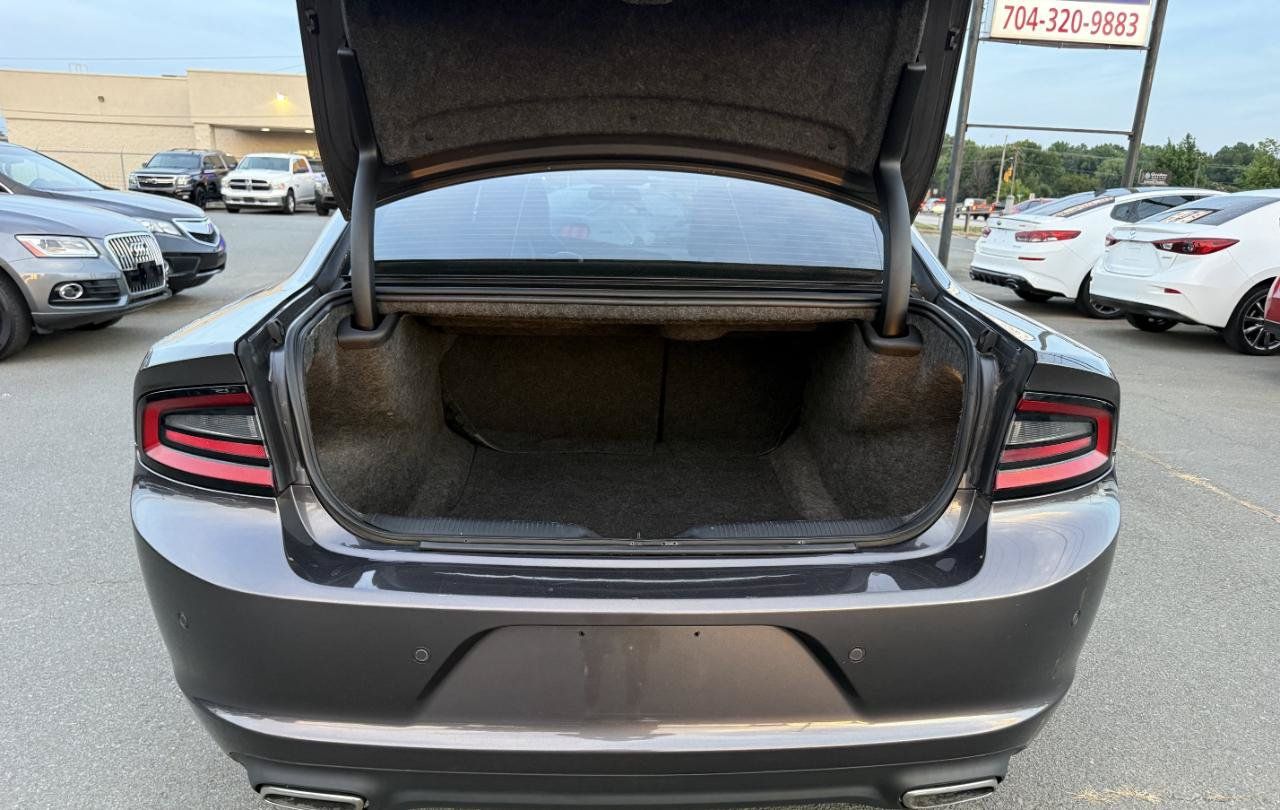 Used 2020 Dodge Charger SXT w/ Leather Interior Group RWD image 11