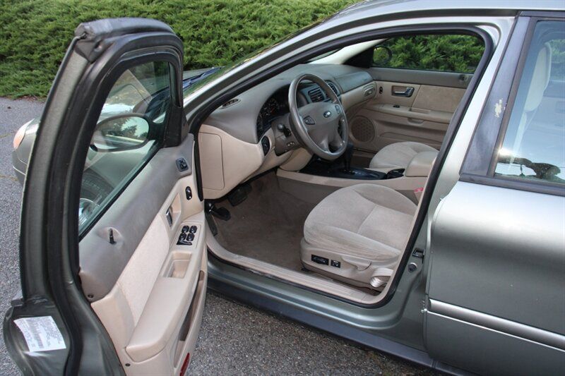Used 2001 Ford Taurus SES FWD image 5
