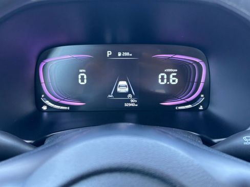 Used 2025 Kia Soul LX w/ LX Technology Package FWD image 38
