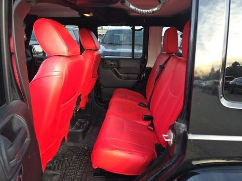 Used 2014 Jeep Wrangler Unlimited Sahara image 14