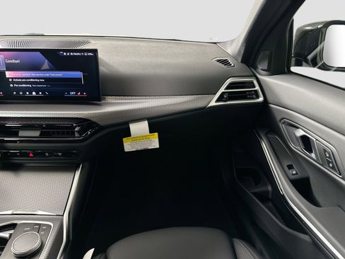 Used 2026 BMW 330i Sedan w/ M Sport Package image 27