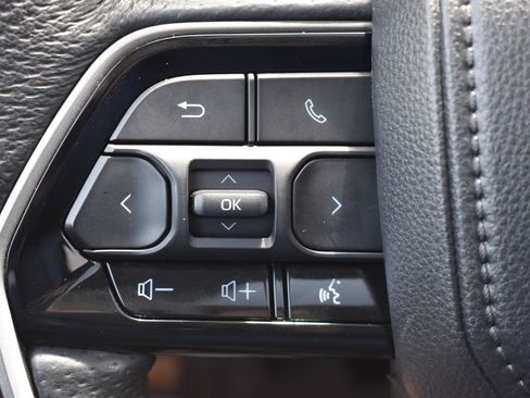 Used 2024 Toyota Tundra Limited AWD/4WD image 7