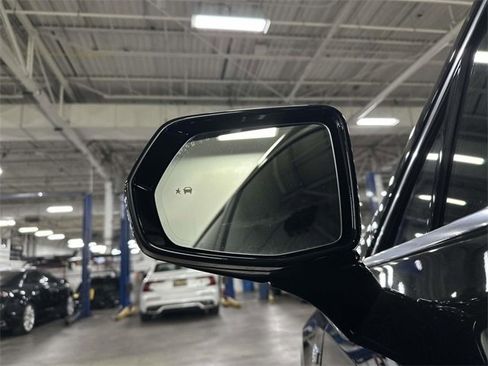 Certified 2023 Cadillac XT4 Premium Luxury w/ Technology Package image 13