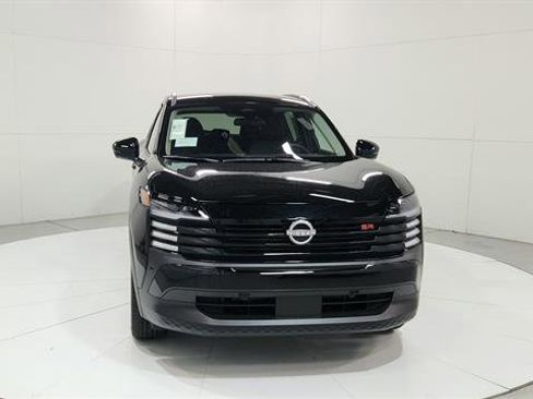 Used 2025 Nissan Kicks SR AWD/4WD image 2