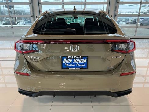 Used 2025 Honda Civic Sport image 5