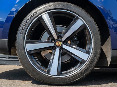 Certified 2022 Porsche Macan AWD/4WD image 14