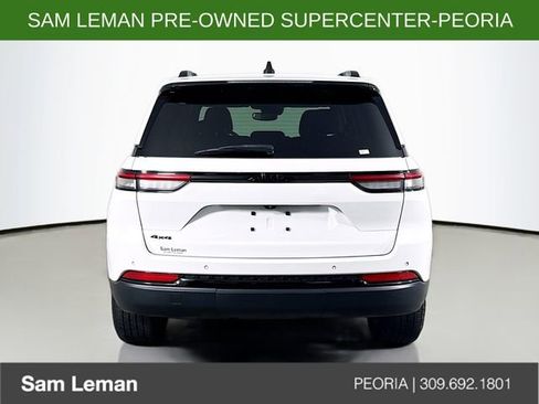 Used 2023 Jeep Grand Cherokee Altitude image 6