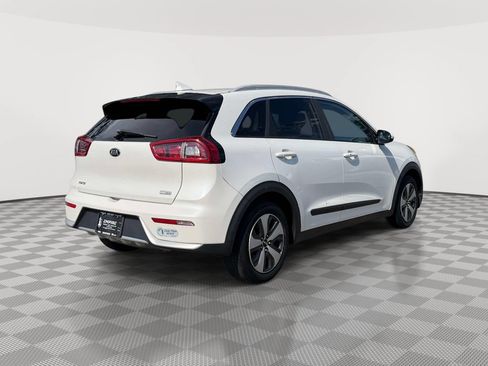 Used 2017 Kia Niro EX FWD image 9