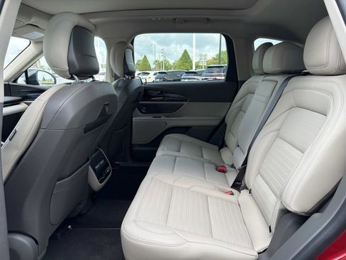 Used 2025 Lincoln Nautilus Reserve AWD/4WD image 18