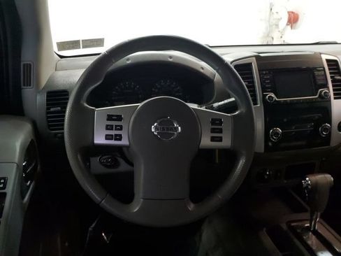 Used 2018 Nissan Frontier SV AWD/4WD image 15