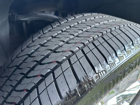 Used 2024 GMC Yukon XL SLT w/ SLT Luxury Package image 56