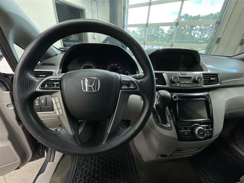 Used 2017 Honda Odyssey SE image 14