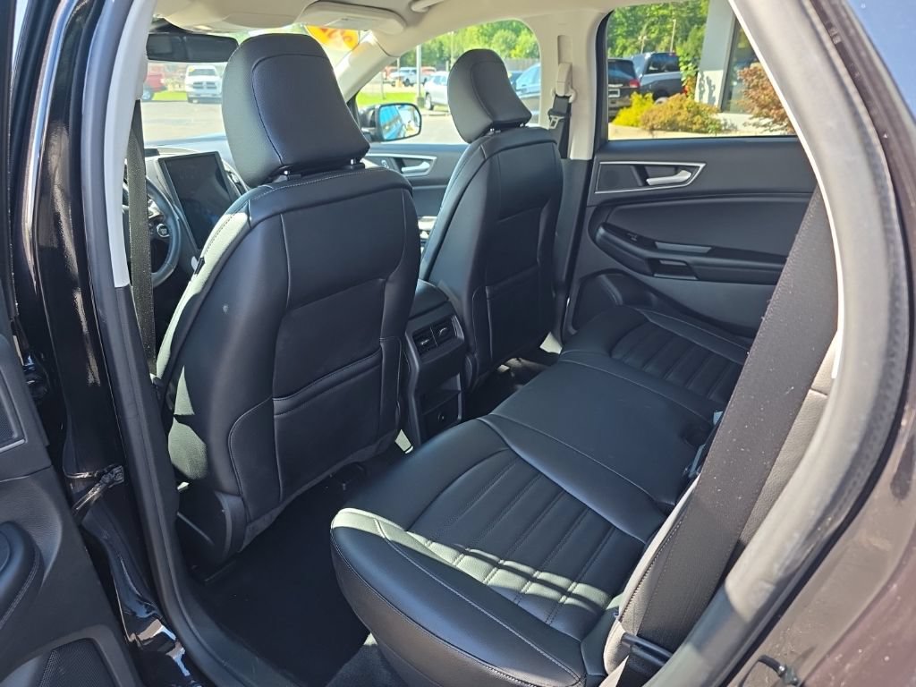 Used 2024 Ford Edge SEL AWD/4WD image 25