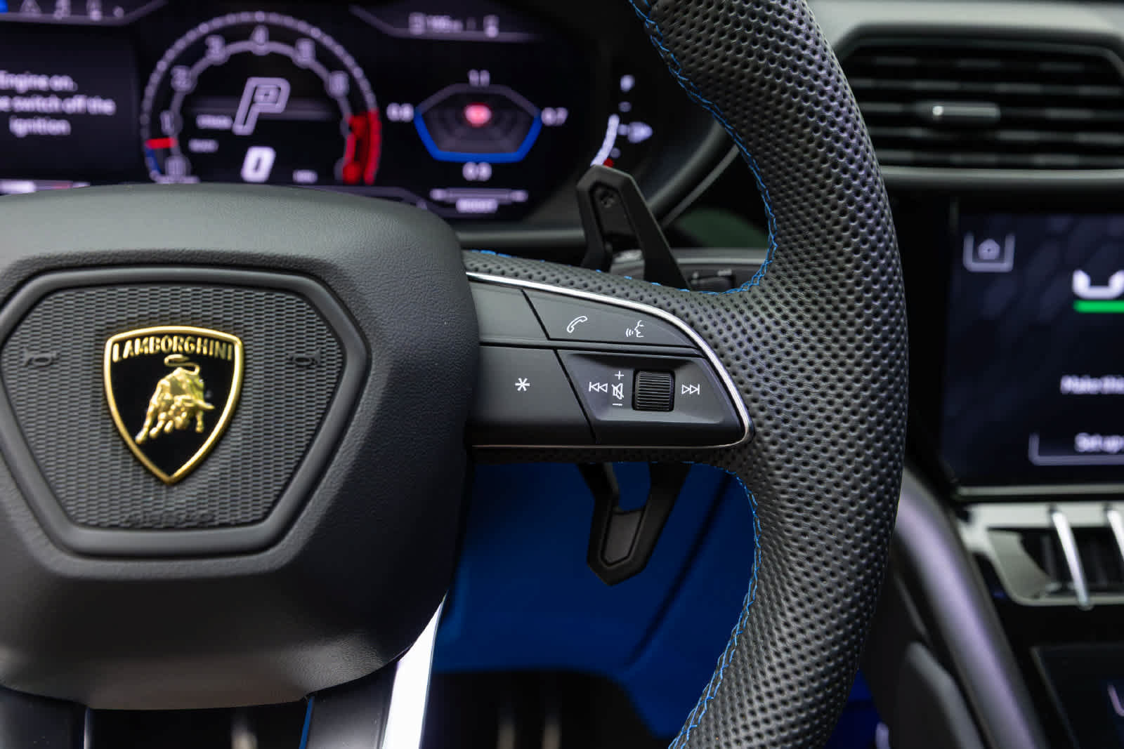 Used 2024 Lamborghini Urus S AWD/4WD image 34
