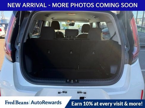 Used 2025 Kia Soul LX w/ LX Technology Package FWD image 8