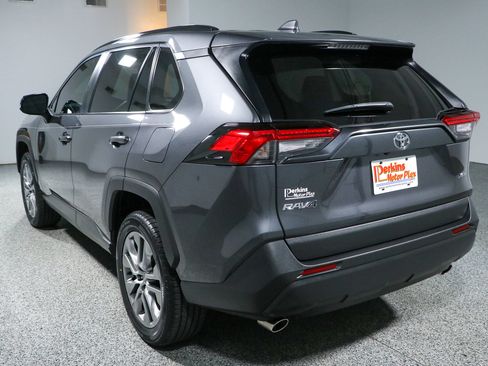Used 2022 Toyota RAV4 XLE Premium FWD image 9