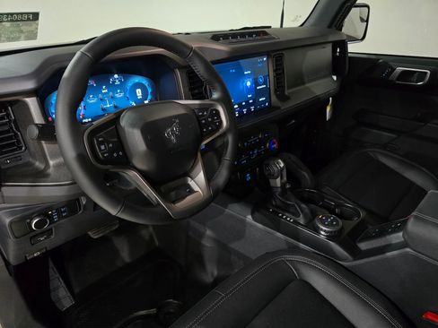 New 2025 Ford Bronco Badlands image 17