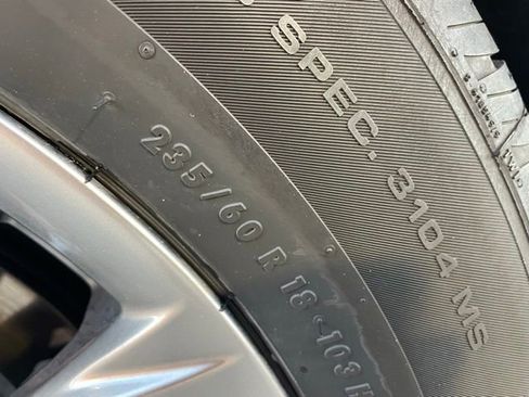 Used 2024 Cadillac XT4 Premium Luxury image 13