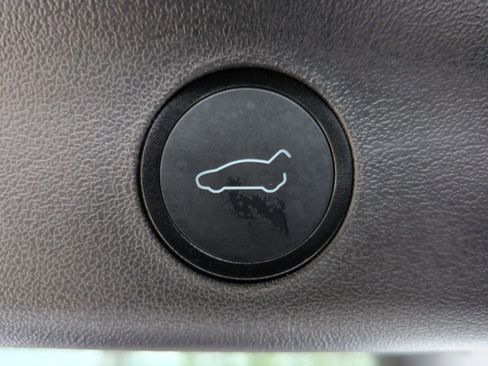 Used 2022 Tesla Model Y Performance image 24