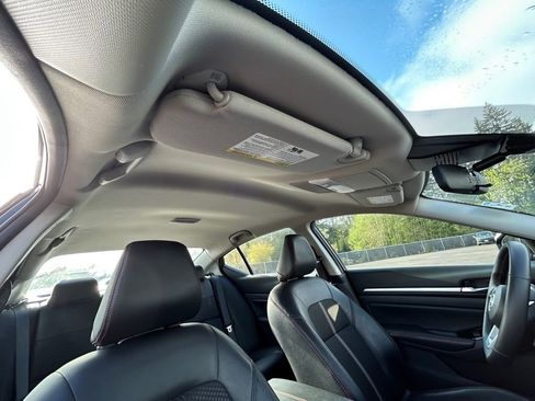 Used 2025 Nissan Altima 2.5 SR FWD image 26