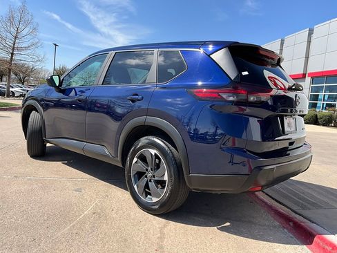 Used 2025 Nissan Rogue SV image 8
