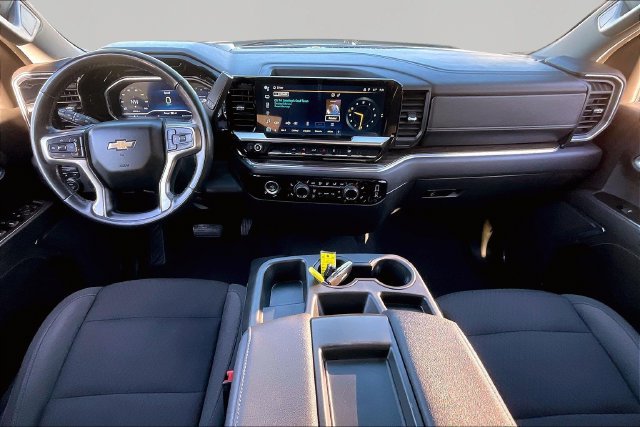 Used 2023 Chevrolet Silverado 1500 LT AWD/4WD image 7