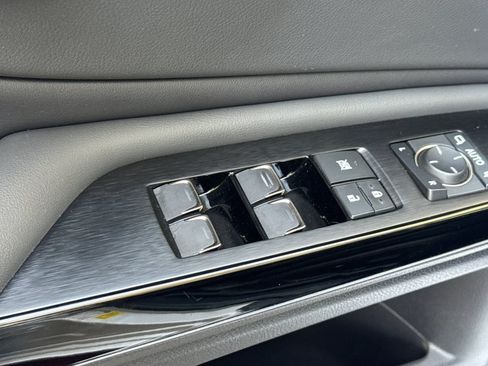 Used 2025 Lexus ES 300h w/ Premium Package FWD image 13