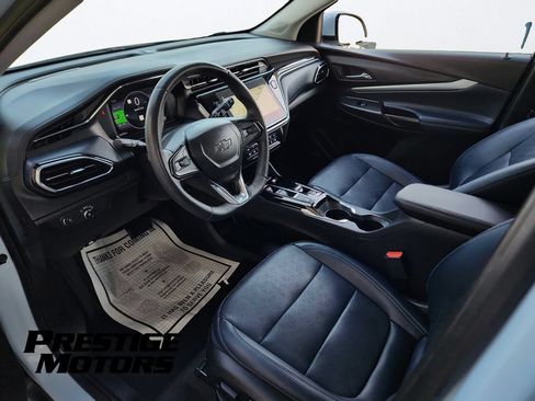 Used 2023 Chevrolet Bolt EUV Premier w/ Sun & Sound Package FWD image 16