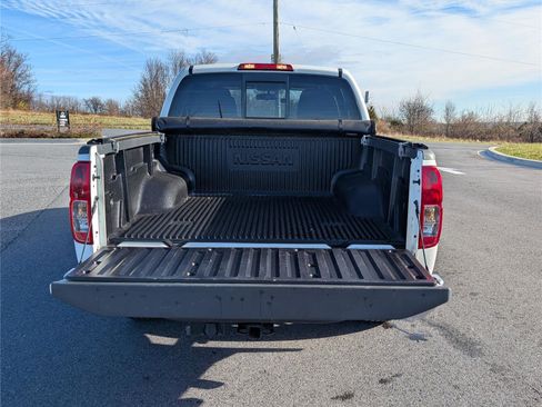 Used 2019 Nissan Frontier SV image 13