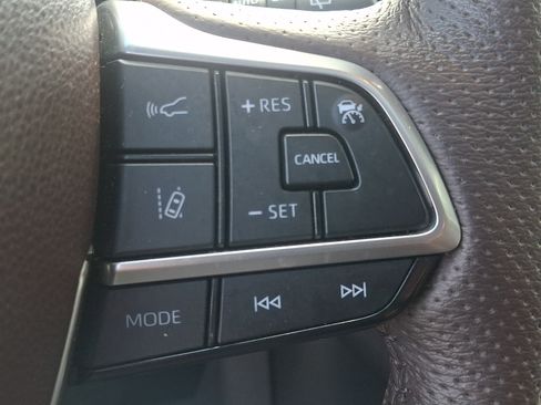 Used 2024 Toyota Sienna Platinum AWD/4WD image 22